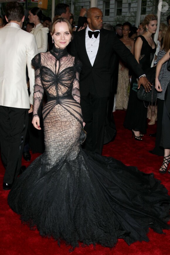 Christina Ricci n'est vraiment pas au top avec cette robe noir et chair... Bof, bof ! New York, 2 mai 2011