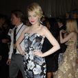  Zéro pointé pour Emma Stone avec cette robe dans les tons tristounets noirs et blancs. New York, 2 mai 2011  