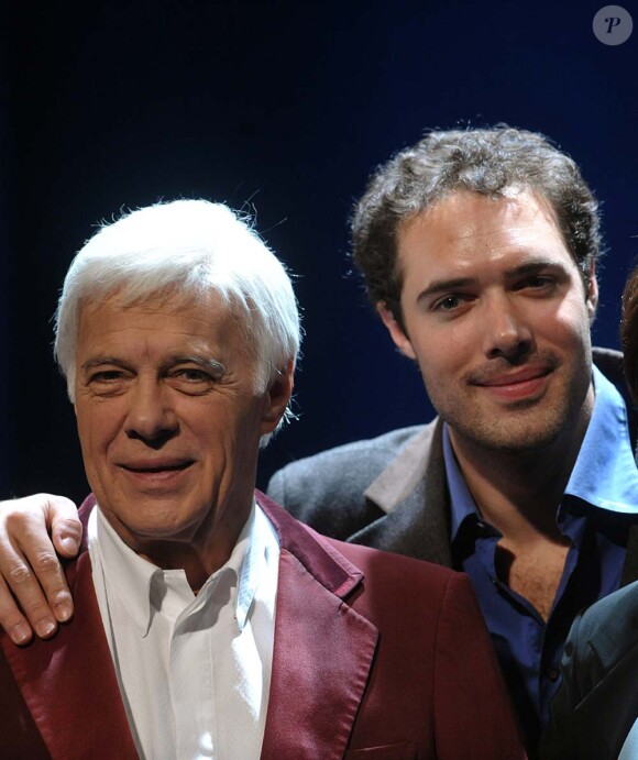 Nicolas et Guy Bedos à Paris, le 20 octobre 2009.