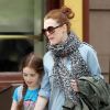Julianne Mooore va cherhcer sa fille Liv à l'école. New York, le 6 mai 2011