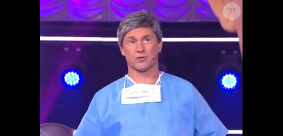Vincent Lagaf', ici en tenue de dentiste, est l'animateur de l'émission Pouch'le bouton, diffusée le samedi 7 mai sur TF1.