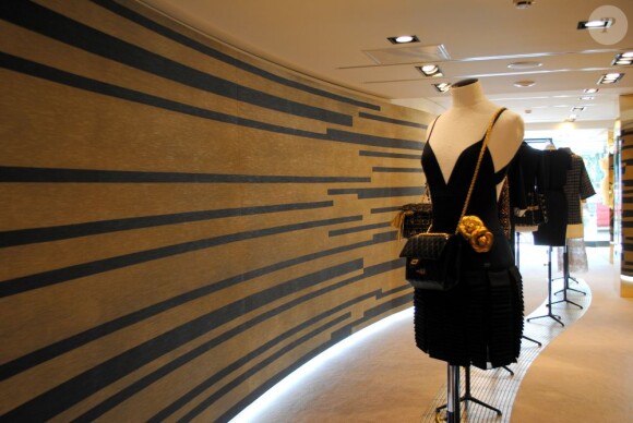 La somptueuse boutique éphémère Chanel sur la Croisette a ouvert ses portes... Cannes, le 8 mai 2011
