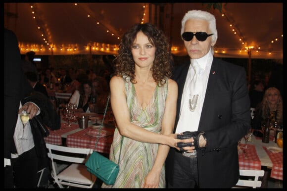 Vanessa Paradis et Karl Lagerfeld lors du dîner en l'honneur de Karl Lagerfeld, à Antibes, le 8 mai 2011