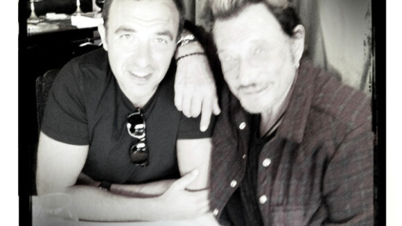 Johnny Hallyday et Nikos Aliagas : Pause déjeuner parisienne pour les 2 amis !