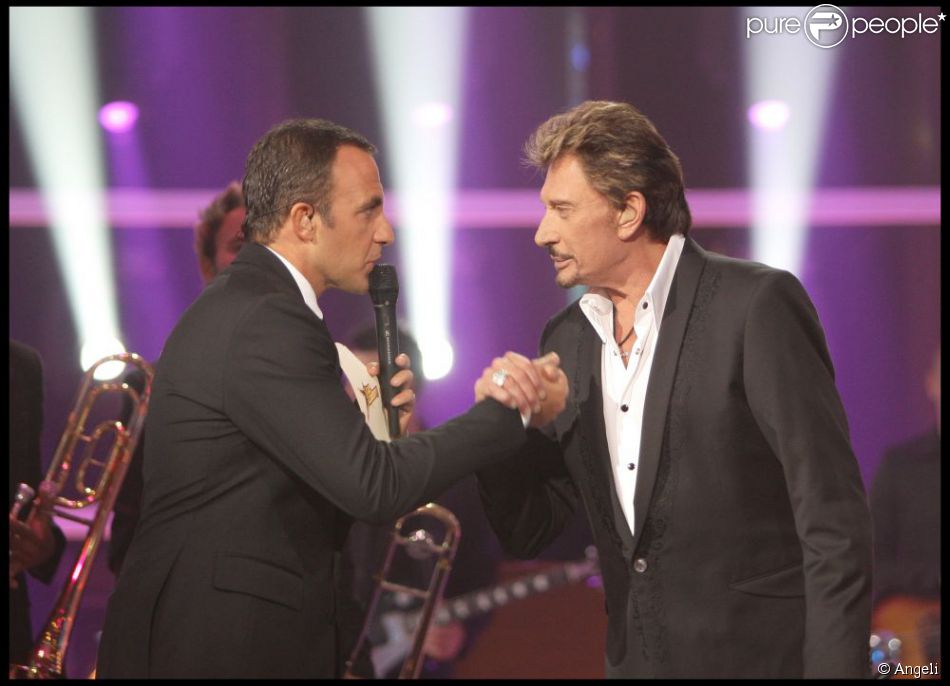 Johnny Hallyday Et Nikos Aliagas Sur Le Plateau De La Star Academy En 2008 Purepeople