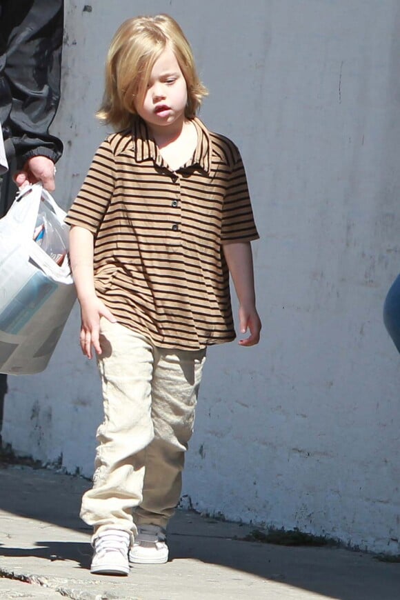Shiloh, 5 ans (le 27 mai), à la Nouvelle-Orléans avec ses parents Brad Pitt et Angelina jolie, et ses frères et soeurs.