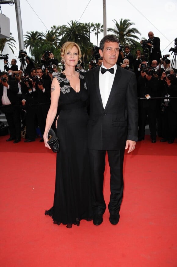 Melanie Griffith et Antonio Banderas lors de la cérémonie d'ouverture du 64ème Festival de Cannes, le 11 mai 2011.