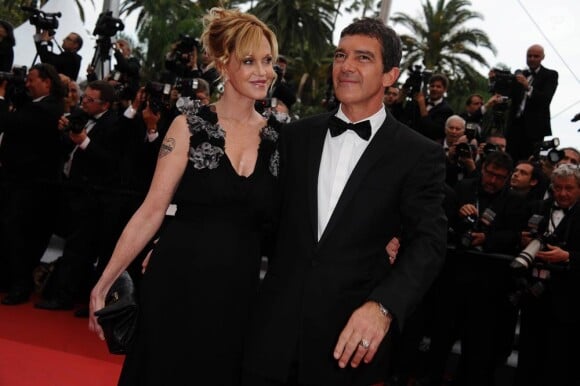 Melanie Griffith et Antonio Banderas lors de la cérémonie d'ouverture du 64ème Festival de Cannes, le 11 mai 2011.