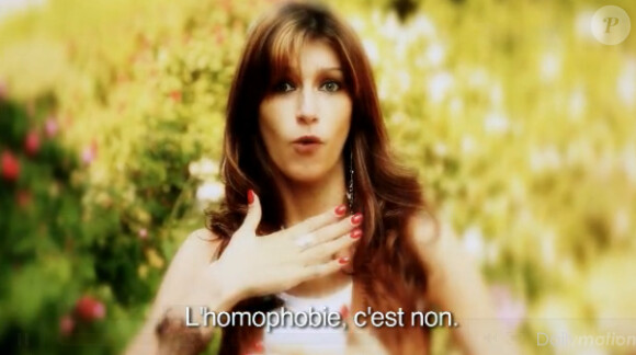 Sophie Vouzelaud dans le spot "Non à l'homophobie et la transphobie"