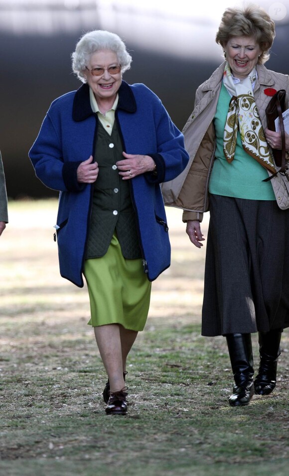 La reine Elizabeth II lumineuse au Royal Windsor Horse Show, le 13 mai 2011.