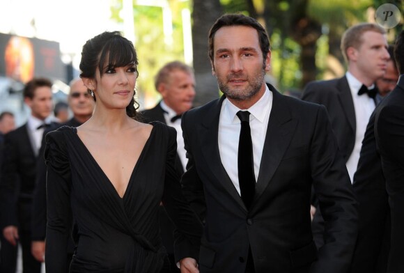 Gilles Lellouche et Mélanie Doutey amoureux à la projection de The Artist, le 15 mai 2011. 64e festival de Cannes