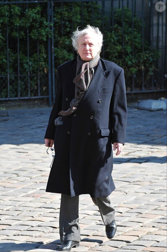 Claude Rich dans Paris le 20 mars 2009. Il a tout à fait la carrure d'un Président de la République, rôle qu'il tiendra dans Les Saveurs du palais.