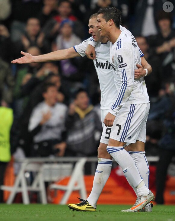 Cristiano Ronaldo et Karim Benzema (photo : le 8 décembre 2010 à San bernabeu) ont assuré le spectacle lors d'une rencontre caritative opposant le Real Madrid à une sélection du Real Murcie, le 18 mai 2011 à Murcie, au profit des victimes du séisme survenu le 11 mai dans la région.