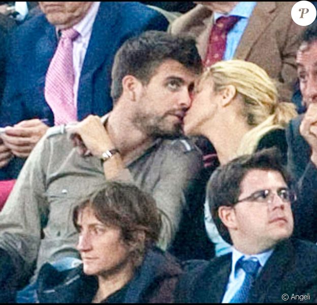 Shakira et son chéri Gérard Piqué, les bisous le 23 avril à Barcelone !