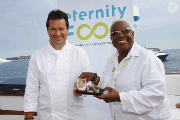 Firmine Richard lors du lancement du concept culinaire Eternity Food, par le grand Chef Christophe Leroy et son assocé Didier Audebert. 18 mai 2011