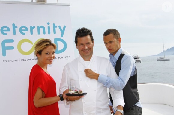 Dounia Coesens et Ambroise Michel lors du lancement du concept culinaire Eternity Food, par le grand Chef Christophe Leroy et son assocé Didier Audebert. 18 mai 2011