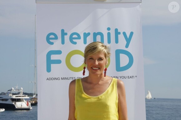 Estelle Martin lors du lancement du concept culinaire Eternity Food, par le grand Chef Christophe Leroy et son assocé Didier Audebert. 18 mai 2011