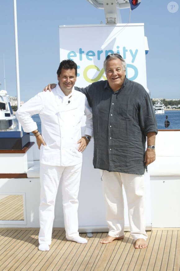Massimo Gargia lors du lancement du concept culinaire Eternity Food, par le grand Chef Christophe Leroy et son assocé Didier Audebert. 18 mai 2011