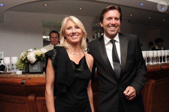 Christophe Lambert et Marie Sara à la soirée Dior organisée e partenariat avec le magazine Elle le 20 mai 2011 à l'hôtel Eden Roc