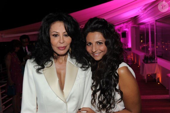 Yamina Benguigui et sa fille à la soirée Elle et Dior, le 20 mai 2011 à l'Eden Roc