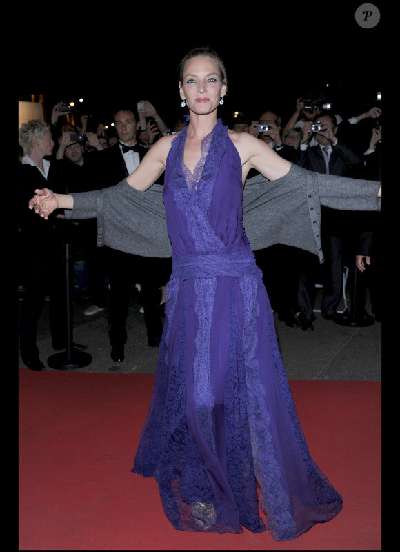 Uma Thurman après la cérémonie de clôture du festival de Cannes et la remise des prix le 22 mai 2011