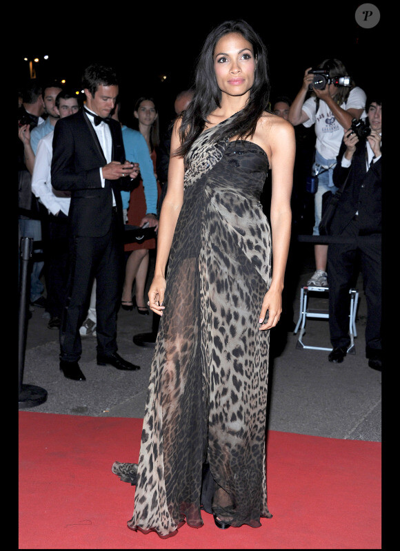 Rosario Dawson après la cérémonie de clôture du festival de Cannes et la remise des prix le 22 mai 2011