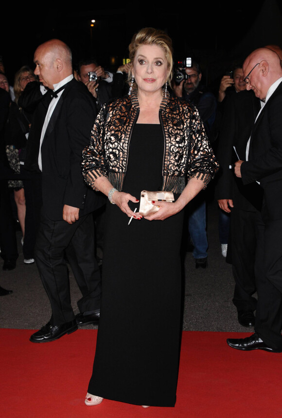 Catherine Deneuve après la cérémonie de clôture et la remise des prix du festival de Cannes le 22 mai 2011