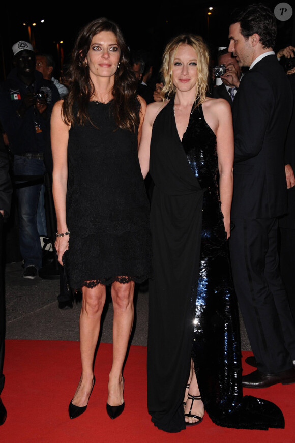 Chiara Mastroianni et Ludivine Sagnier après la cérémonie de clôture et la remise des prix du festival de Cannes le 22 mai 2011