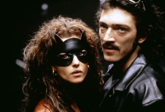 Monica Bellucci et Vincent Cassel dans Dobermann, sorti en 1997.