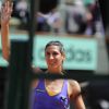 Le 24 mai 2011, Virginie Razzano, 28 ans, digne et courageuse, se battait à Roland-Garros, accomplissant la dernière volonté de son compagnon Stéphane, décédé une semaine auparavant des suites d'une tumeur au cerveau...
