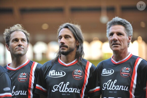 Le 24 mai 2011, à partir de 19 heures, Bob Sinclar faisait partie de l'équipe du prince Albert pour un match caritatif au Stade Louis II au profit de l'Amade et de la Ligue italienne contre le cancer.