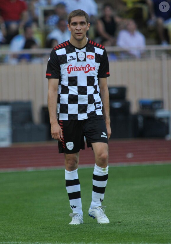 Vitaly Petrov était dans l'équipe des pilotes de F1 face à la sélection du princ Albert de Monaco, le 24 mai 2011 à Louis II.