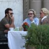 Katherine Heigl déjeune avec son mari Josh Kelley et sa mère Nancy, à Los Angeles le 25 mai 2011, moment agréable en famille