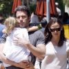 Jennifer Garner et Ben Affleck, avec leur fille Violet, ont déjeuné dans le restaurant Toscana le 26 mai 2011 à Brentwood (Los Angeles) : pause familiale !