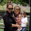 Jessica Alba toujours au top avec sa fille Honor. Los Angeles, 23 mai 2011