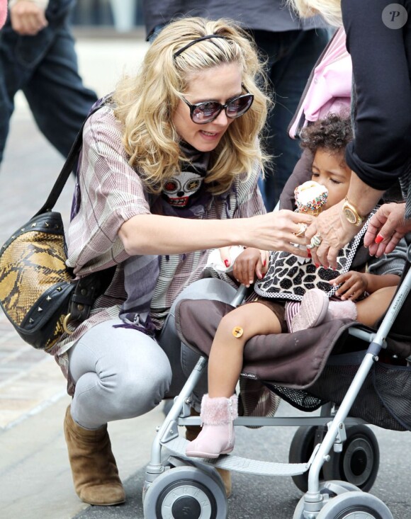 Heidi Klum et sa fille Lou. Los Angeles, 18 mars 2011