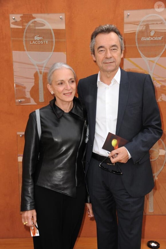 Michel Denisot et sa femme Martine lors des Internationux de France de Roland-Garros, à Paris, le 28 mai 2011.