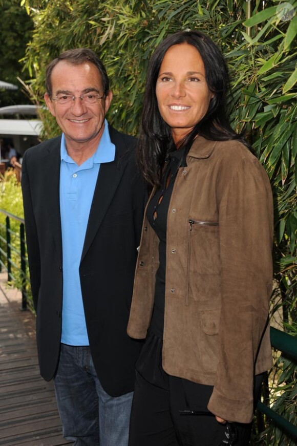 Nathalie Marquay et Jean-Pierre Pernault lors des Internationux de France de Roland-Garros, à Paris, le 28 mai 2011.