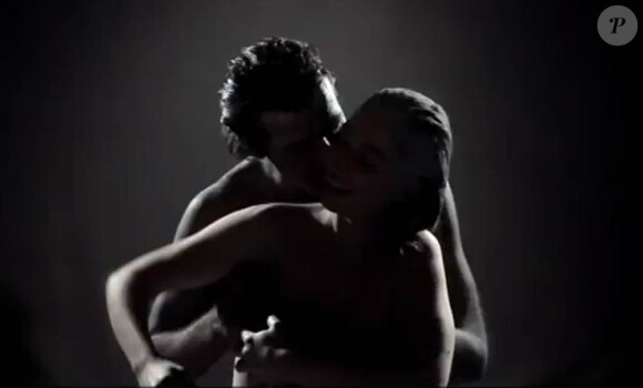 Anaïs s'abandonne avec fureur et à corps perdu dans le clip I Love You, quatrième extrait du Love Album, d'un érotisme primal et stylisé...
