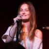 Leighton Meester en concert acoustique à Los Angeles en mai 2011
