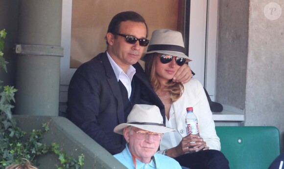 Jean-Luc Delarue et sa compagne Anissa, tournoi de Roland-Garros à Paris, le 28 mai 2011.
