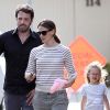 Ben Affleck, Jennifer Garner et leur fille Violet, à Brentwood (Los Angeles), le 2 juin 2011.