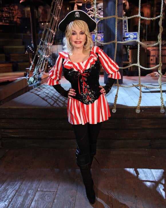 Dolly Parton inaugure le nouveau spectacle de son cabaret, Pirates Voyage, à Myrtle Beach, le 3 juin 2011.