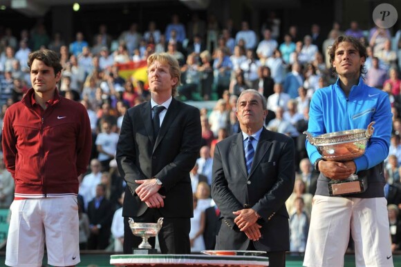 Dimanche 5 juin 2011, Rafael Nadal prenait encore l'ascendant sur son meilleur ennemi, Roger Federer, en finale de Roland-Garros, pour soulever sa sixième Coupe des Mousquetaires, en présence de Jean Gachassin et Jim Courier.