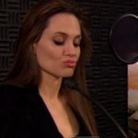Angelina Jolie : Découvrez-la en pleine séance de doublage délirante !