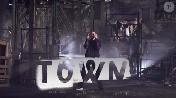 Images extraites du clip Fast Lane de Bad Meets Evil, duo formé par Royce Da 5'9" et Eminem, juin 2011.