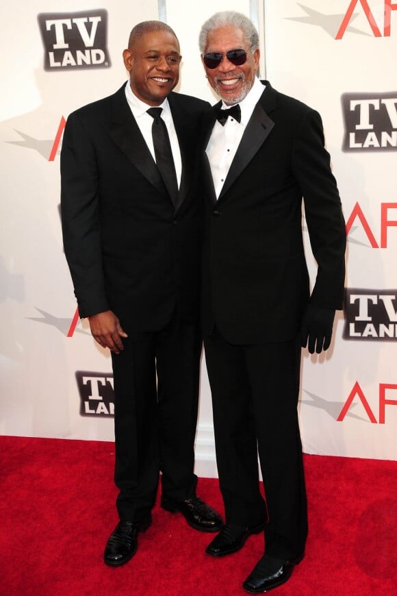 Forest Whitaker et Morgan Freeman à l'occasion du Lifetime Achievement Award en hommage à Morgan Freeman, dans le cadre du 39e AFI, aux studios de Sony Pictures, à Los Angeles, le 9 juin 2011.