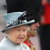 La reine Elizabeth II et son mari le duc d'Edimbourg Philip quittent le palais de Buckingham à Londres pour un défilé à cheval avant de se rendre à l'anniversaire de la reine le 11 juin 2011