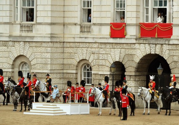 Lors du Trooping the Colour, célébration de l'anniversaire de la reine Elizabeth II, à Londres le 11 juin 2011