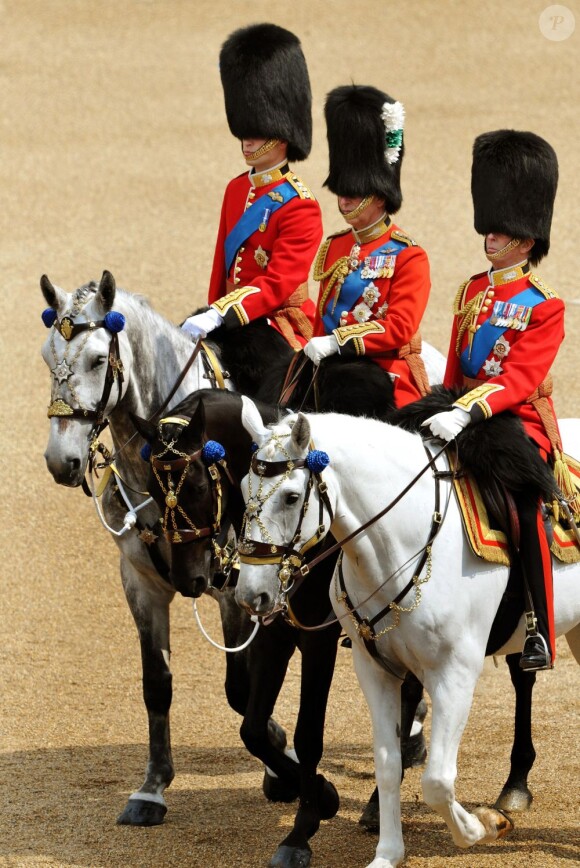 Le prince William et le duc de Kent lors du Trooping the Colour, célébration de l'anniversaire de la reine Elizabeth II, à Londres le 11 juin 2011